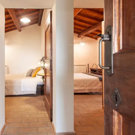 Il Poggio, Casa Rosa