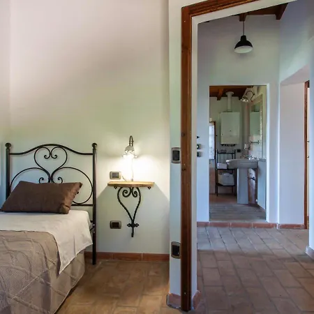Il Poggio, Casa Rosa