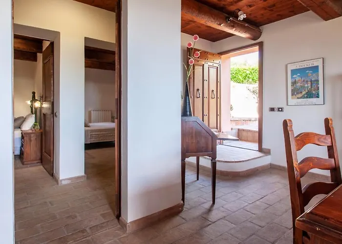 Il Poggio, Casa Rosa Casa de Férias