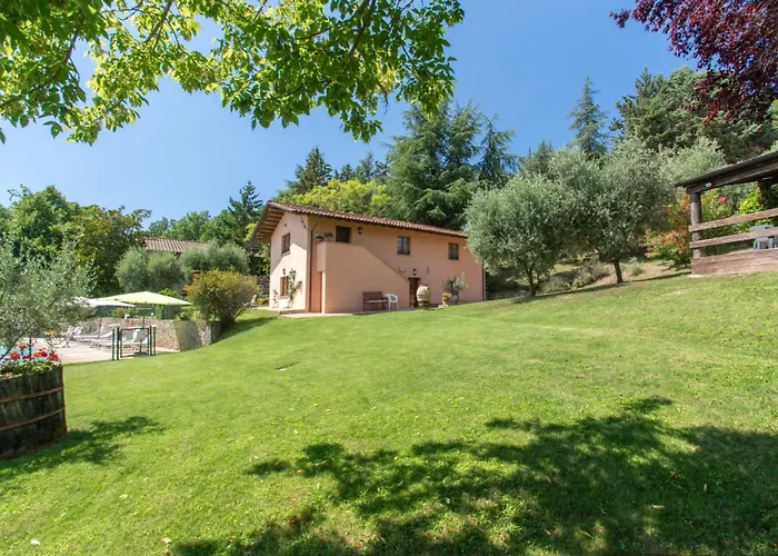 Il Poggio, Casa Rosa Casa de Férias